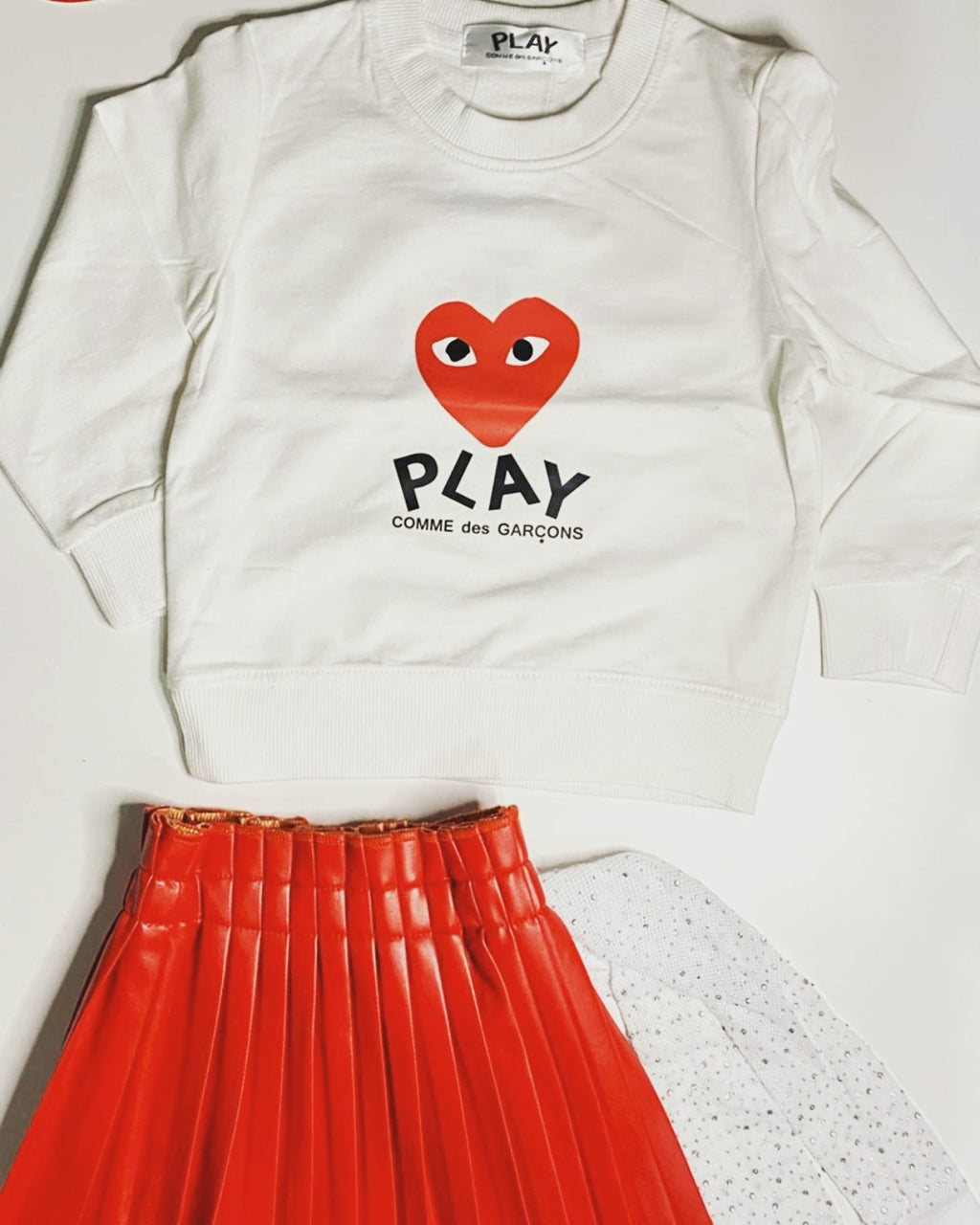Play Sweater White /Red Heart